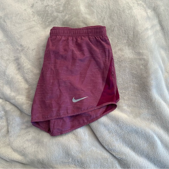 Nike shorts - Picture 2 of 3
